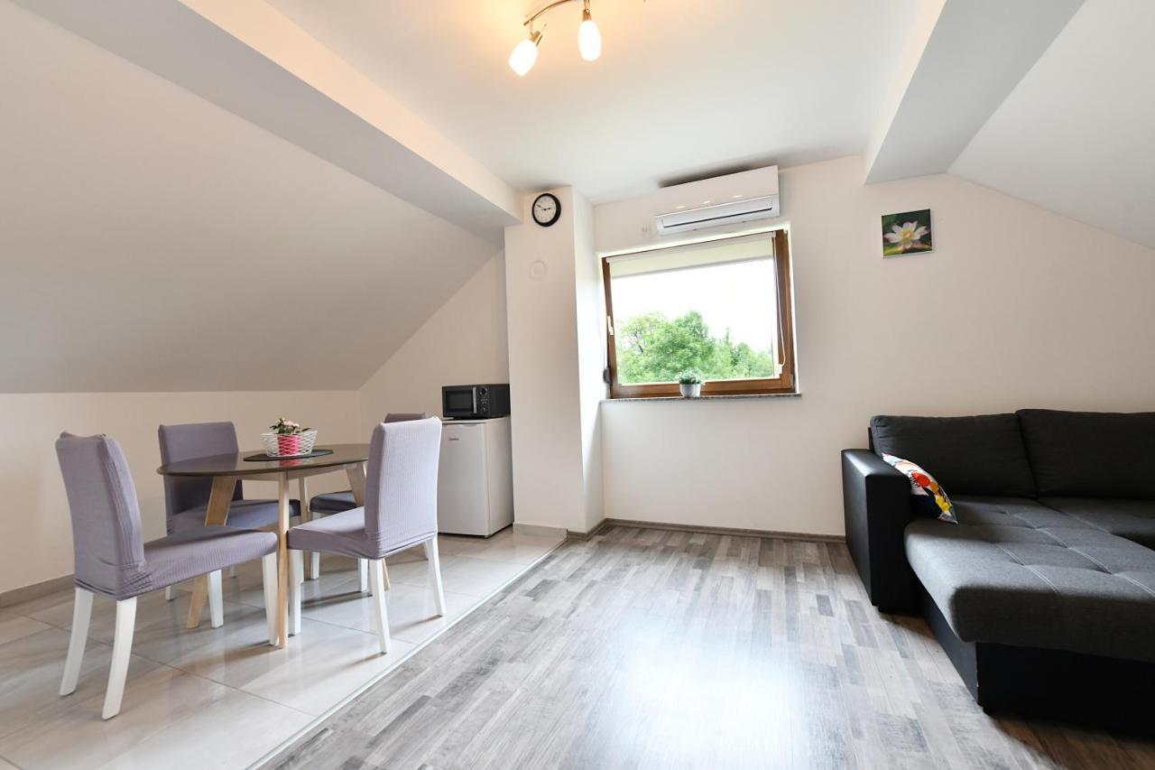 Apartman Mate Rakovica Exterior photo